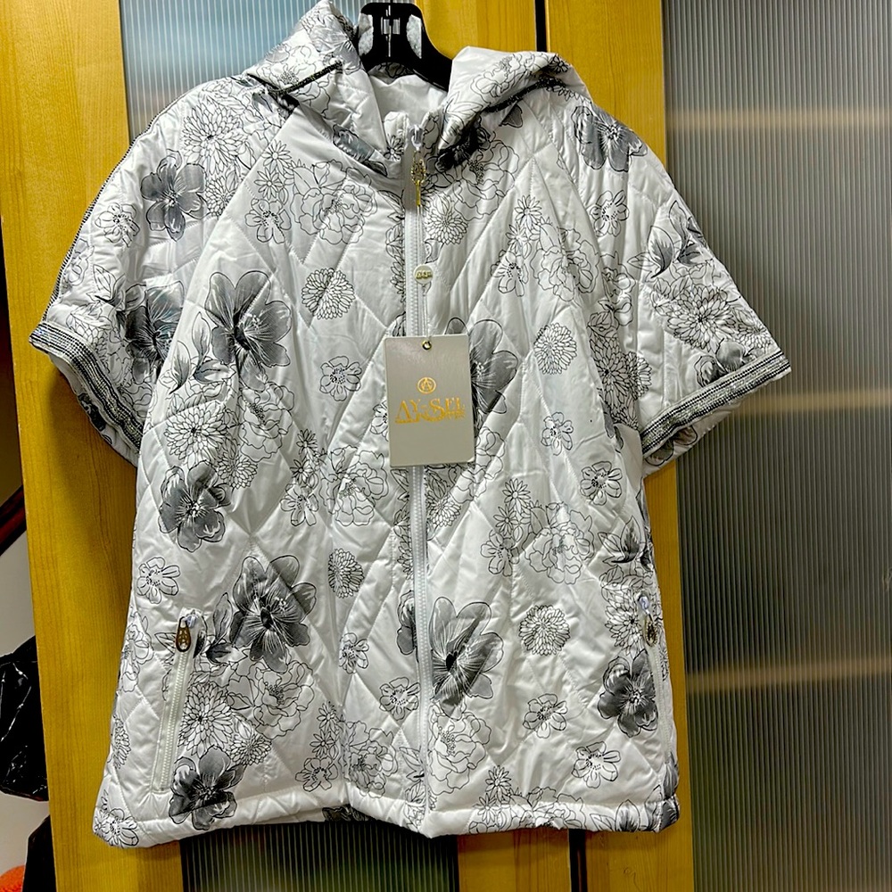 NWT. Size L. Women’s vest